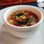 中国料理 「チャイナブルー」 - 蟹肉と魚の浮袋のスープ、コリアンダー風味