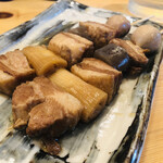 Sakaba Kadono Uguisu - 角の豚串（1本230円）
