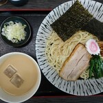 麺食堂 なるとや - 冷やしゴマつけ麺（大盛）