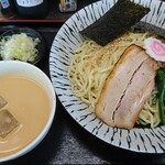 麺食堂 なるとや - 冷やしゴマつけ麺（大盛）