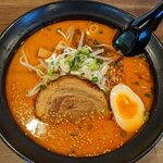 ラーメン&カフェバー スペース ナンバー3 - 辛味噌ラーメン880円