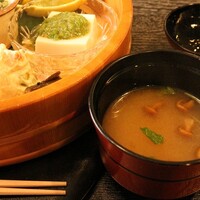 馳走 きむら - お食事の豆腐のオクラ乗せ、白和え。