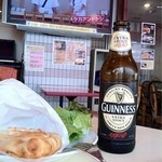 サクラカフェ＆レストラン 池袋 - カルツォーネとギネス