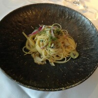 リストランテ･ヒロ チェントロ 丸ビル店 - つぶ貝と揚げ茄子、ケイパー、オリーブのスパゲッティーニ