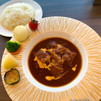 Seafood Dining 1932 - いろどりガルニのビーフシチュー