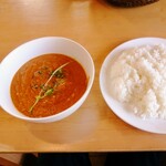 アース - チキンカレーとライス