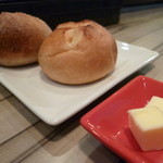 カヴォード シャサーニュ - 自家製のパン☆あっさりなライ麦パン☆あつあつで提供されます。