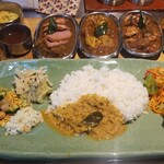 ゼロワンカレーA.o.D - ミニカレー4種(2,100円)  ラムカレー、ベジマサラ、フィッシュカレー、チキンマサラ