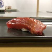 鮨料理 一高 - 鮪（握り）