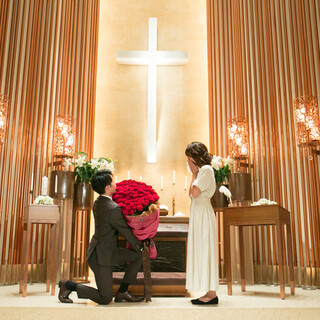 The proposal was held at the attached Kakuozan Le Angers Church.