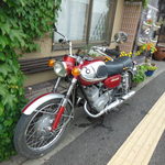 千石食堂 - オートバイも目印？