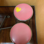 叶や - 2020年9月。ちゃんとメンテナンスされた椅子。