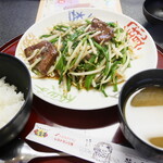 レストラン三宝 - ニラレバ野菜炒め＋半ライス
