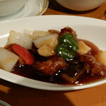Ginza Asuta - 妻が”季節のランチセット/桂花”で”季節のお料理”は”鹿児島産黒豚ロースの酢豚”です。セット内容も豊富です。
