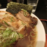 中華そば　新谷 - 中華そば3枚。850円。