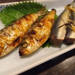 酒房 八重 - ままかり(焼いたものと生)