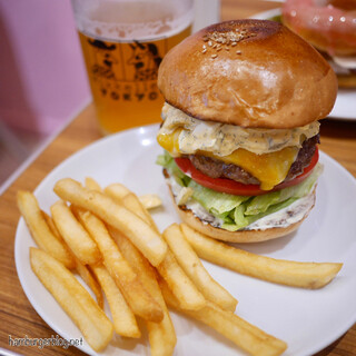 BURGER&MILKSHAKE CRANE - 