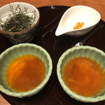 迎帆楼 - 卵、ラー油(いくらではありません)、のりをご飯に