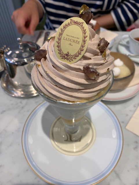 ラデュレ 京都四条店 Laduree 京都河原町 マカロン 食べログ