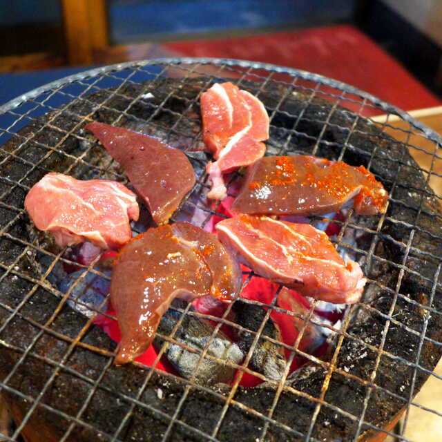 開け放った入口から もうもうと流れ出る煙 一人でも楽しめる七輪ホルモン焼 レバーの甘みが印象的 By よい子 水よし 本店 上熊谷 ホルモン 食べログ 開け放った入口から もうもうと流れ出る煙 一人でも楽しめる七輪ホルモン焼 レバーの甘みが印象的 By よい子 水よし 本店 上熊谷 ホルモン 食べログ