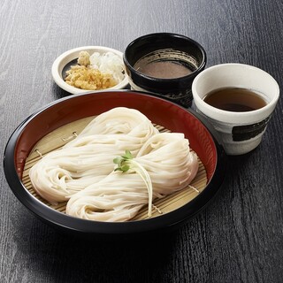 三大うどんの一つ“稲庭うどん”を、山形の郷土料理とご一緒に