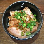 とんこつ とん太 - セットのチャーシュー丼