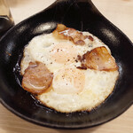 トンテキ食堂8 - 手作りベーコンエッグ(300円)