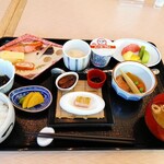 Kafe In Za Paku - 和朝食　豪華です(*´艸`)