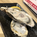天ぷら酒場 上ル商店 - 生牡蠣1ケ380