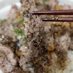 ステーキハウス ベラス - 旨味牛肩ロース丼・大盛（842円）
