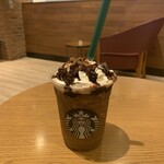 スターバックスコーヒー - ダークモカチップフラペチーノ（トール）＋エクストラホイップ＋エクストラチップ＋エクストラパウダー＋エクストラソース＋チョコレートソース…500円＋税