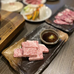 炭火焼ホルモン 濱蔵 - 横浜牛っつ！上カルビっつ！サシがすんごい！