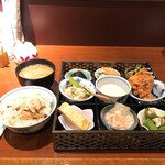 下桂茶屋 月波 - 菜摘御膳 1000円