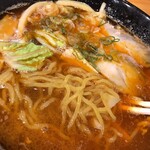 八味一心 - 辛しょうゆの麺をアップで