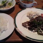 アルバトロス - 6月17日夜のお勧めメニュー、牛肩ロースのバルサミコソース。