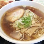 チャイナタイム - セットのミニラーメンは、15cm強のどんぶりで提供。