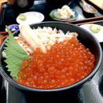 Ume Dou - 蟹いくら丼/2,500円(税別)