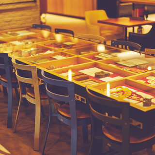 様々なシチュエーションに対応可能な店内