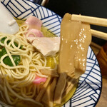 さくら木 - 鶏塩らー麺＠800円(税込)+ 角切りチャーシュー(サービス)