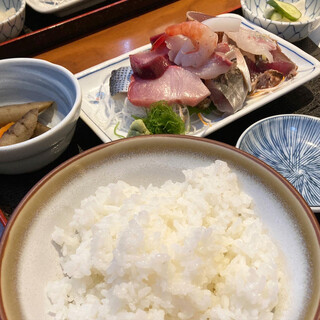 九段下no 1しあわせ定食 By ナイスカロリー 魚鐵 魚鉄 うおてつ 九段下 魚介料理 海鮮料理 食べログ 九段下no 1しあわせ定食 By ナイスカロリー 魚鐵 魚鉄 うおてつ 九段下 魚介料理 海鮮料理 食べログ