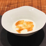 傳 - 生湯葉　ベシャメルソース　べっ甲餡