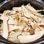 傳 - 岩手産松茸の土鍋炊込みご飯