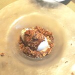 La Brianza - ミルクのアイスクリームチョコレートソースカシューナッツのブルダティマブオーニ、こだわり牛乳のアイスクリームがすっきりでチョコレートソース濃厚、サクサクのブルダティマブオーニのナッツがアクセント♡