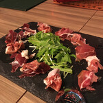 OCTAVAR - 生ハム食べ比べ三種¥1100