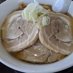 Jikasei Futomen Watanabe - ラーメン 煮豚トッピング