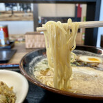 Ajisen Ramen - にゅーん。麺…ちょい少ないです。(^^;