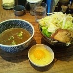 ラーメン燈郎 - つけ麺（並盛り）＋生卵（８３０円）