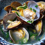 Live clams steamed in white wine