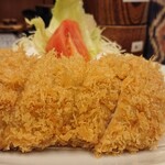 丸五 - ヒレかつの厚み