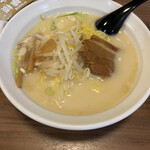 中国料理 海華楼 - 豚骨ラーメン。